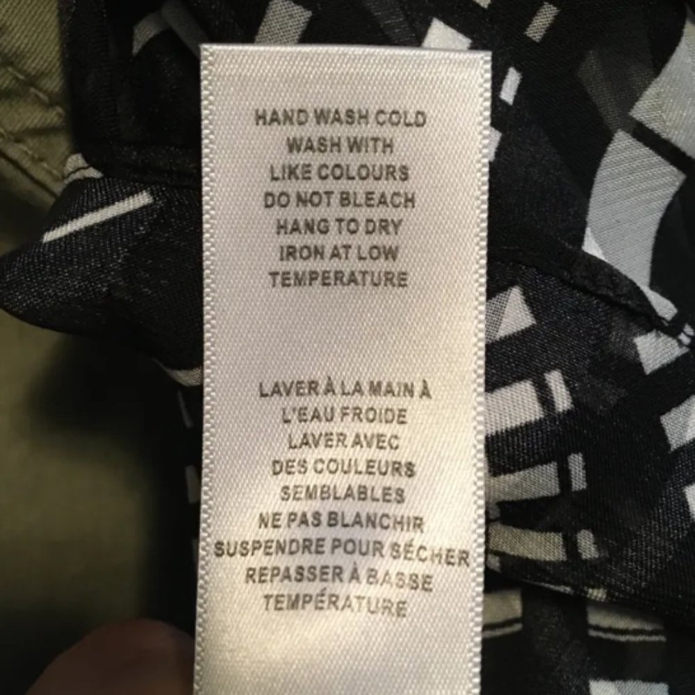 Abstract Print Sleeveless Blouse - Large Petite - Picture 7 of 8